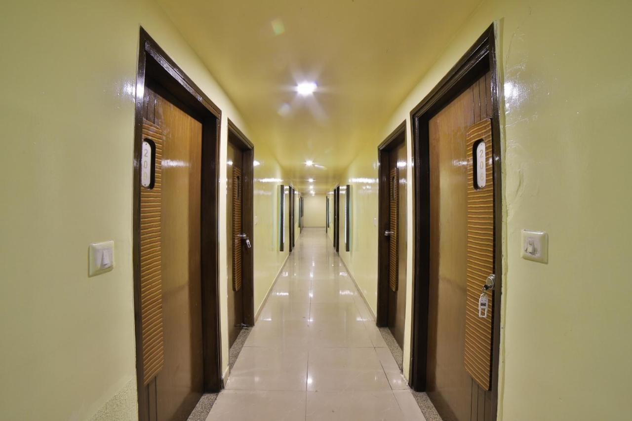 Capital O Kalash Residency Ahmedabad Bagian luar foto