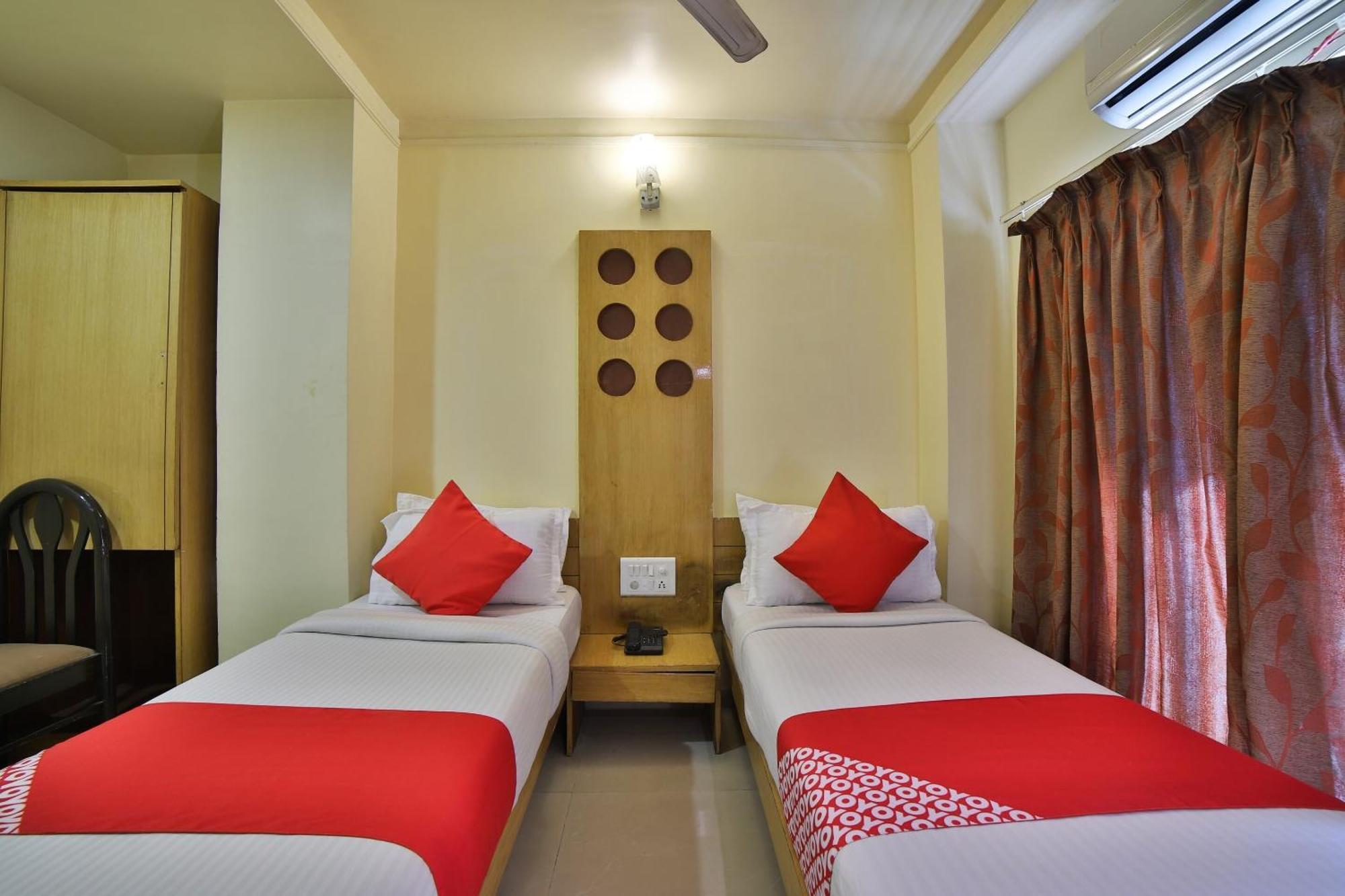 Capital O Kalash Residency Ahmedabad Bagian luar foto