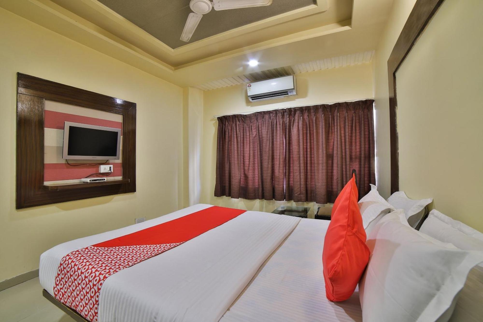 Capital O Kalash Residency Ahmedabad Bagian luar foto